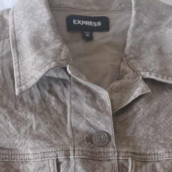 Express Crop Reptile Print Denim Jean Jacket - Picture 3 of 4